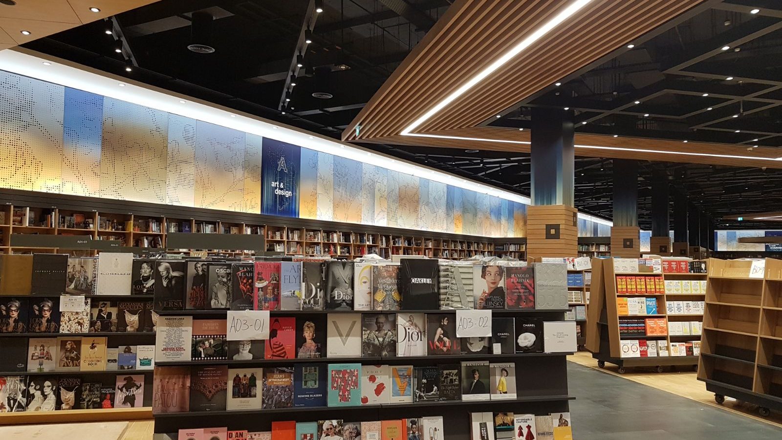 Kinokuniya@Dubai Mall, UAE